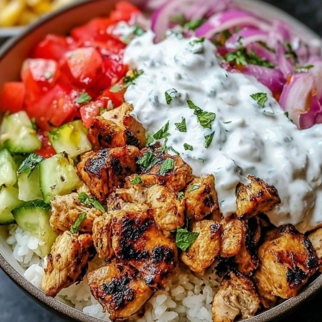 Delicious chicken gyro bowl with fresh ingredients and vibrant colors